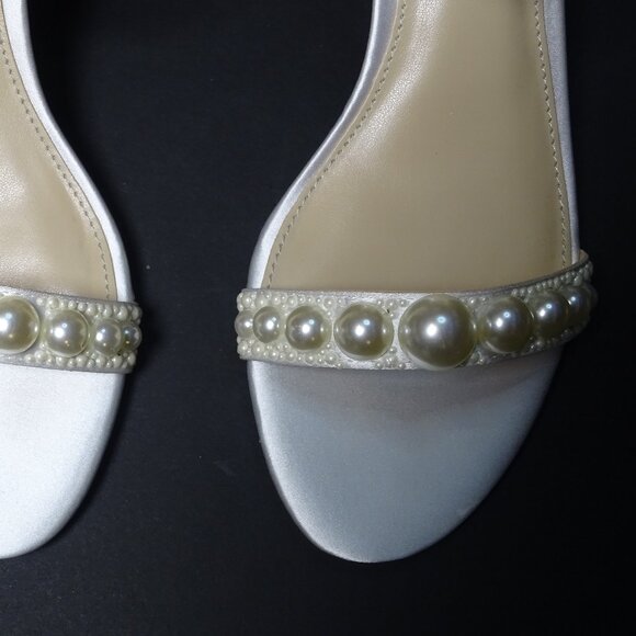 Betsey Johnson Ivory Pearl Heels - Picture 3 of 8
